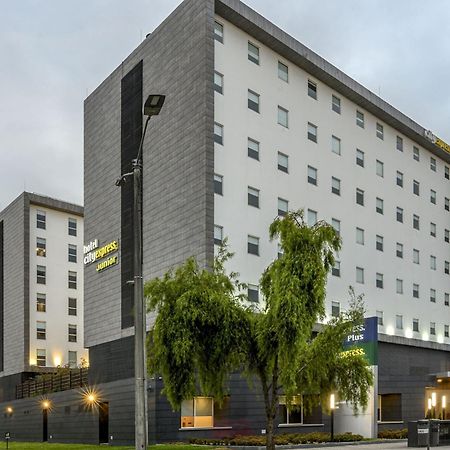 Отель City Express Junior By Marriott Bogota Aeropuerto Экстерьер фото