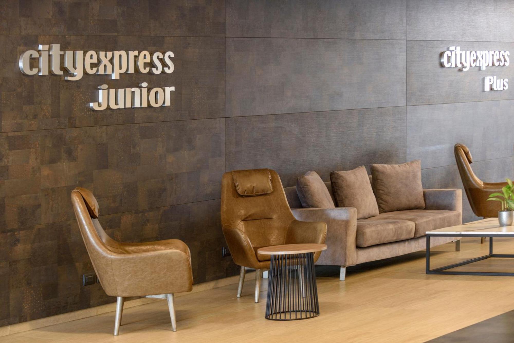 Отель City Express Junior By Marriott Bogota Aeropuerto Экстерьер фото